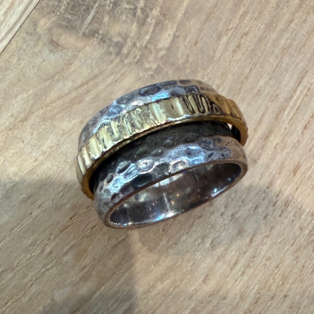 Silpada vintage R1476 Two-Tone Hammered Spinner Ring Gold & Silver size 7